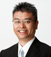 金城 タツロー